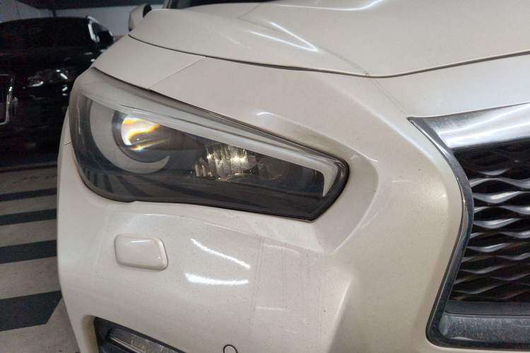 Used Infiniti Q50 2014 3.7L Comfort Edition Right Front Headlight