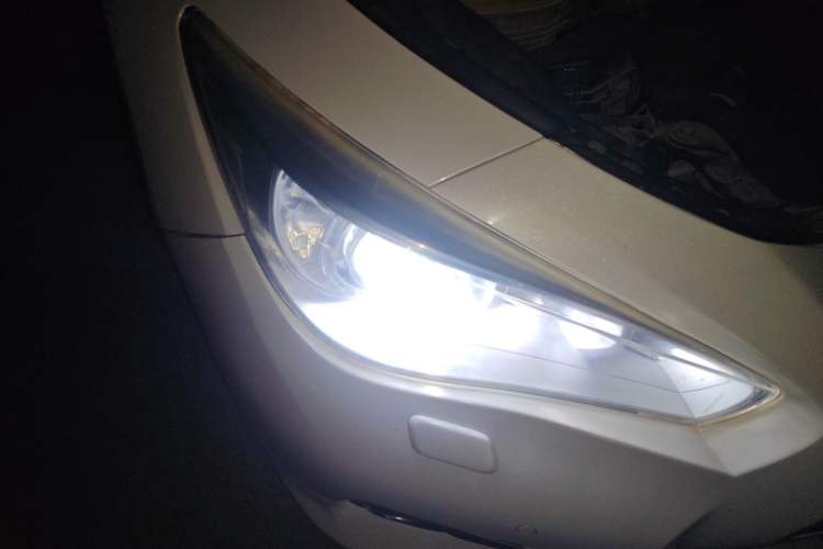 Used Infiniti Q50 2014 2.0T Comfort Edition Right Front Headlight