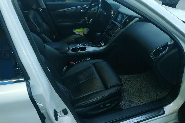 Used Infiniti Q50 2014 3.7L Luxury Sport Edition Right Front Seat