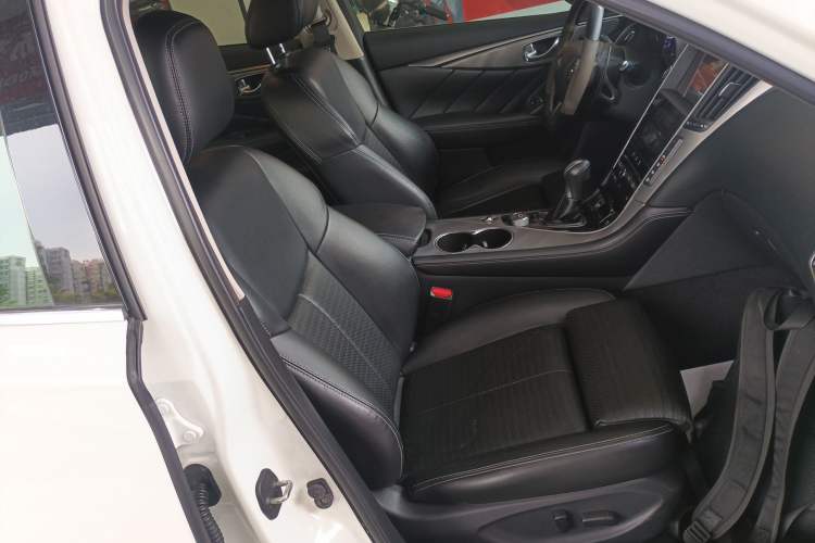 Used Infiniti Q50 2014 3.7L Luxury Sport Edition Right Front Seat
