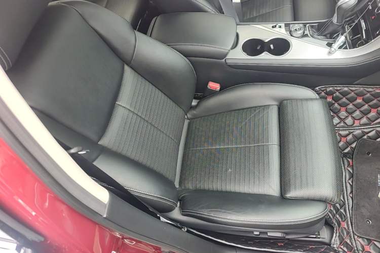 Used Infiniti Q50 2014 3.7L Luxury Sport Edition Right Front Seat