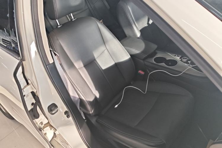Used Infiniti Q50 2014 3.7L Comfort Edition Right Front Seat