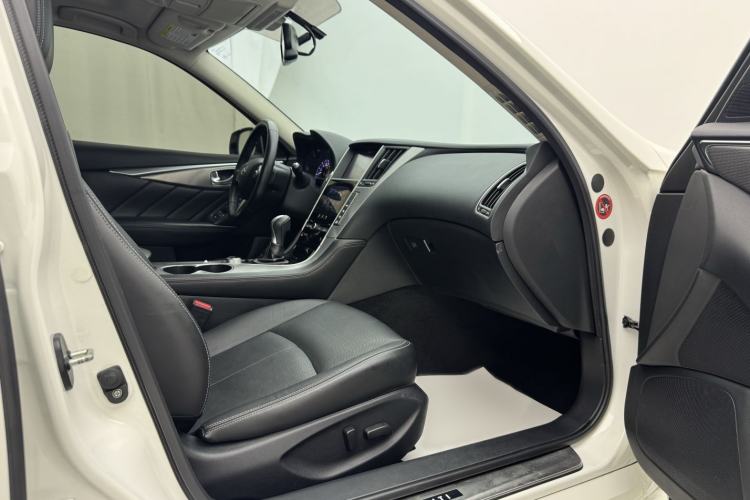 Used Infiniti Q50 2014 3.7L Comfort Edition Right Front Seat
