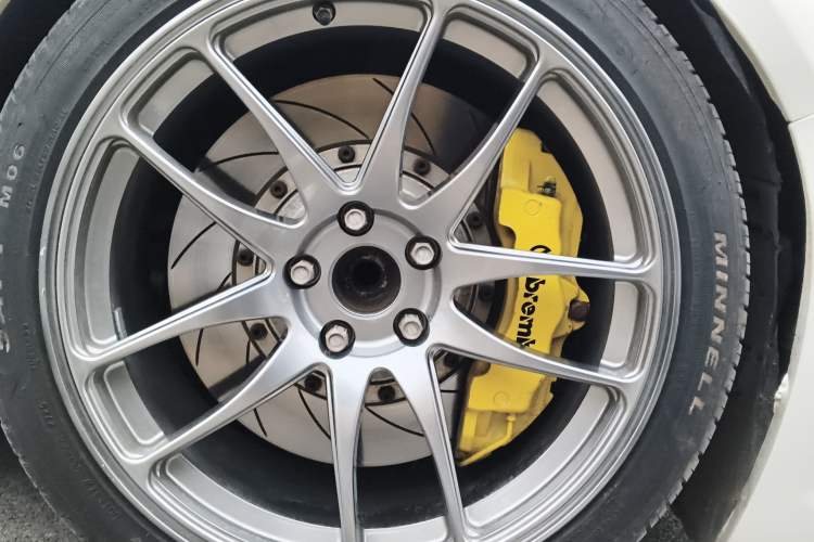 Used Infiniti Q50 2014 3.7L Comfort Edition Right Front Wheel Hub