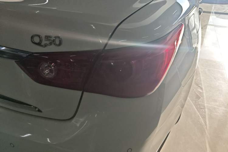 Used Infiniti Q50 2014 3.7L Comfort Edition Right Rear Taillight