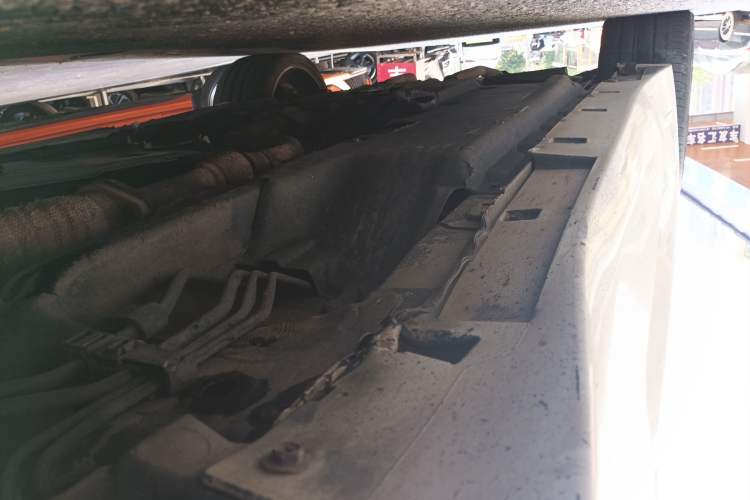 Used Infiniti Q50 2014 3.7L Luxury Sport Edition Right Side Sill
