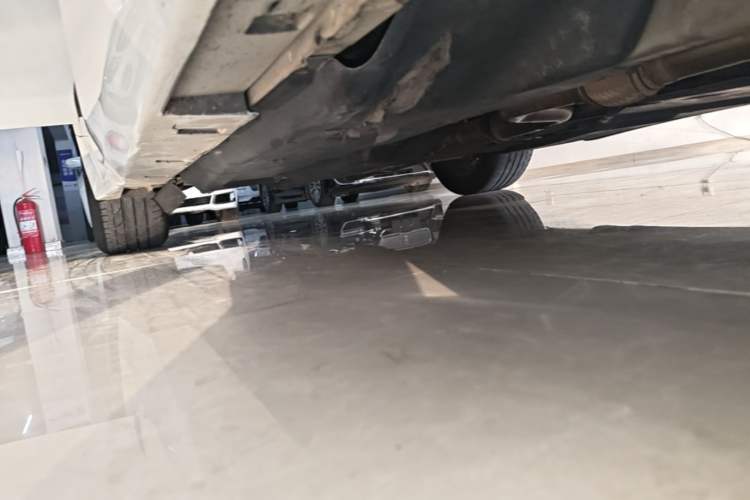 Used Infiniti Q50 2014 3.7L Comfort Edition Right Side Sill