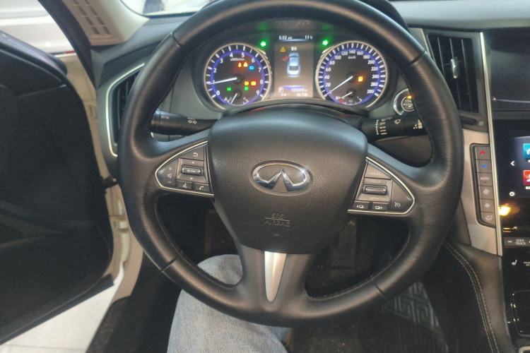 Used Infiniti Q50 2014 3.7L Comfort Edition Steering Wheel