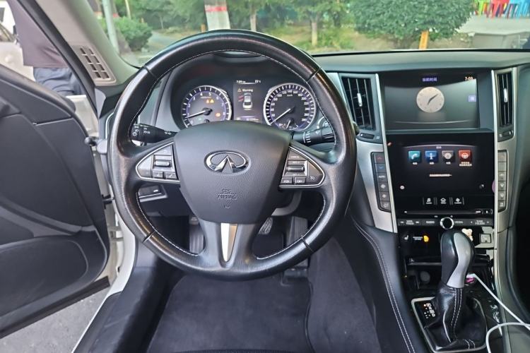 Used Infiniti Q50 2014 3.7L Comfort Edition Steering Wheel