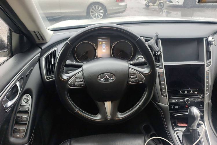 Used Infiniti Q50 2014 2.0T Luxury Edition Steering Wheel