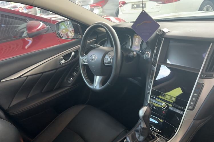 Used Infiniti Q50 2014 3.7L Comfort Edition Steering Wheel
