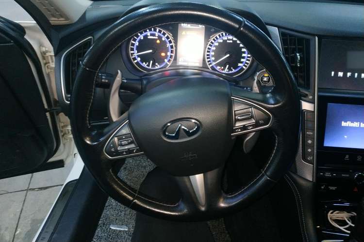 Used Infiniti Q50 2014 3.7L Luxury Sport Edition Steering Wheel