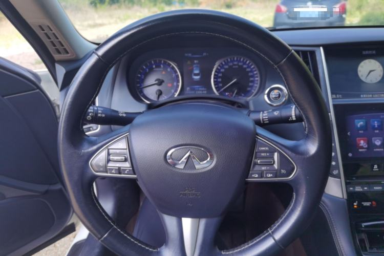 Used Infiniti Q50 2014 3.7L Comfort Edition Steering Wheel