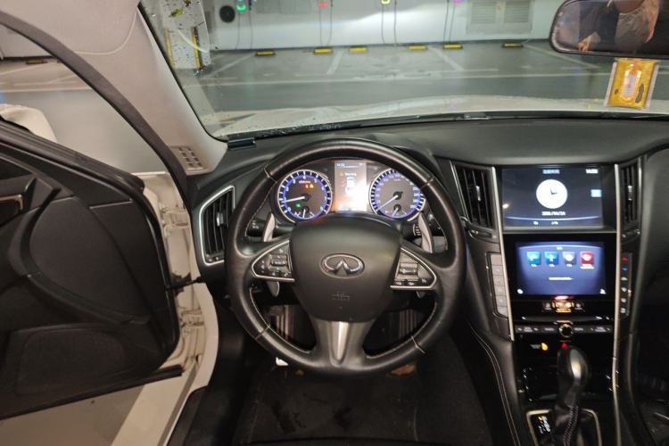 Used Infiniti Q50 2014 2.0T Comfort Edition Steering Wheel