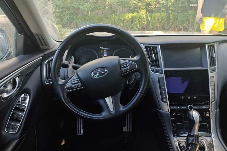 Used Infiniti Q50 2014 3.7L Luxury Sport Edition Steering Wheel