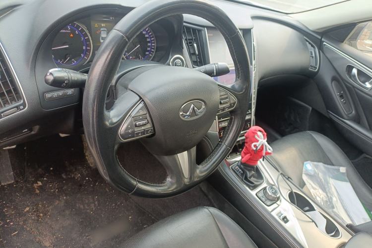 Used Infiniti Q50 2014 3.7L Luxury Edition Steering Wheel