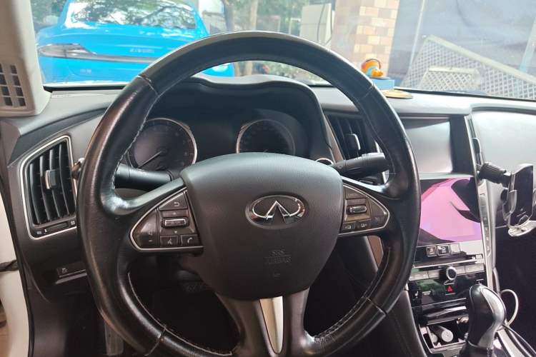 Used Infiniti Q50 2014 3.7L Luxury Edition Steering Wheel