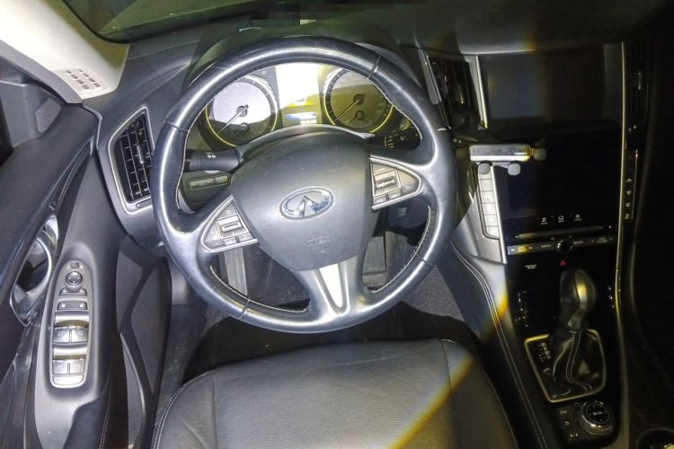 Used Infiniti Q50 2014 2.0T Comfort Edition Steering Wheel