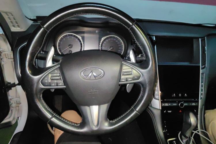 Used Infiniti Q50 2014 3.7L Luxury Edition Steering Wheel