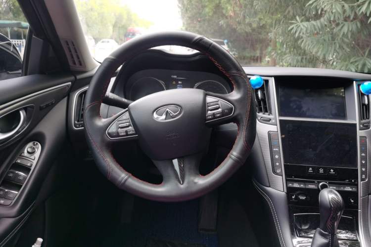 Used Infiniti Q50 2014 3.7L Comfort Edition Steering Wheel