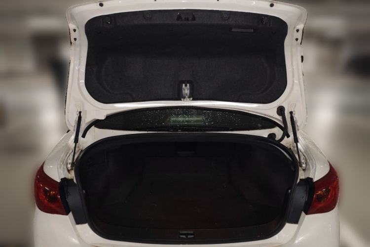 Used Infiniti Q50 2014 2.0T Comfort Edition Trunk