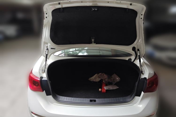 Used Infiniti Q50 2014 2.0T Comfort Edition Trunk