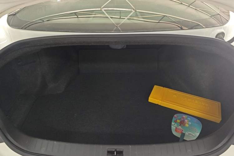 Used Infiniti Q50 2014 2.0T Comfort Edition Trunk