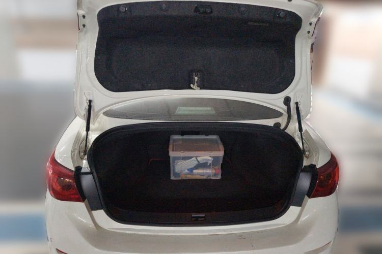 Used Infiniti Q50 2014 3.7L Comfort Edition Trunk