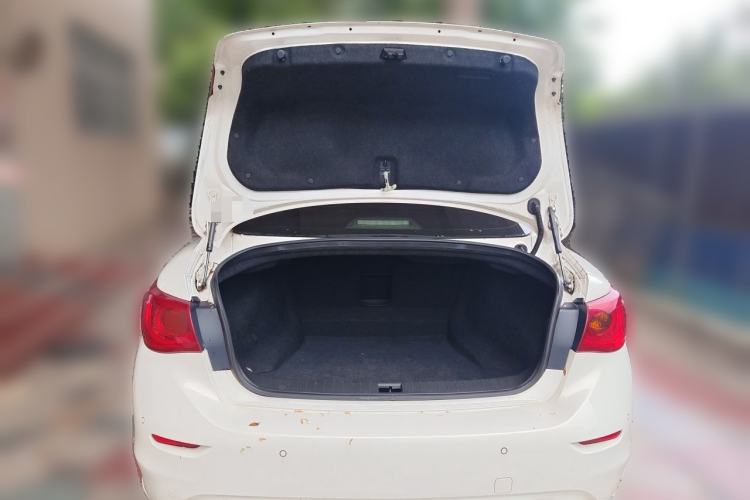 Used Infiniti Q50 2014 3.7L Luxury Edition Trunk