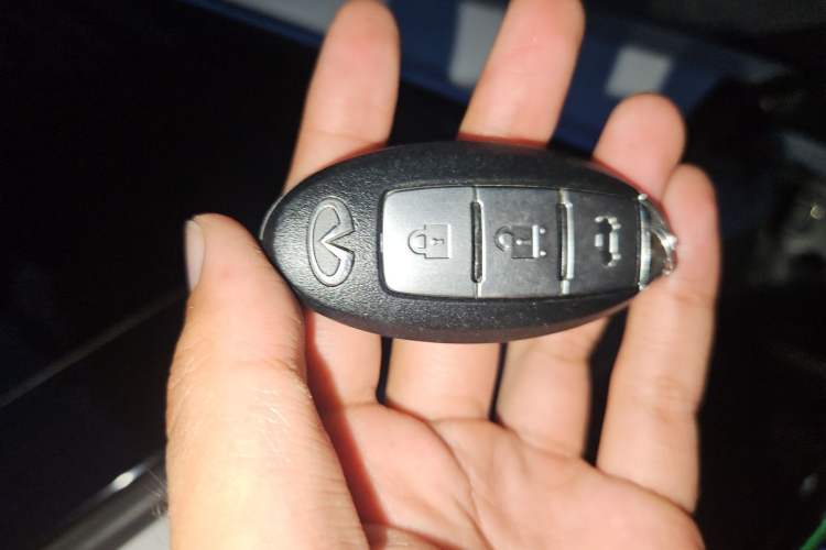 Used Infiniti Q50 2014 3.7L Comfort Edition Vehicle Key