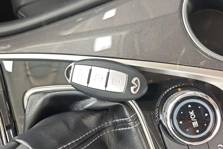 Used Infiniti Q50 2014 2.0T Comfort Edition Vehicle Key