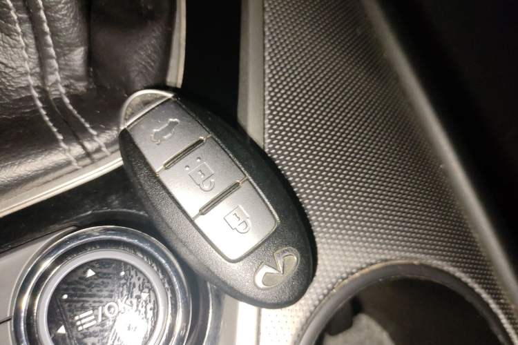 Used Infiniti Q50 2014 3.7L Comfort Edition Vehicle Key