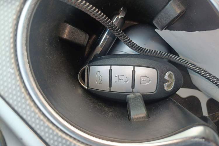 Used Infiniti Q50 2014 3.7L Luxury Edition Vehicle Key