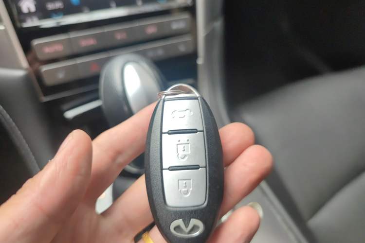 Used Infiniti Q50 2014 3.7L Comfort Edition Vehicle Key