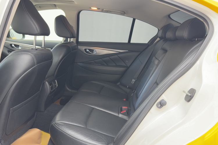 Used Infiniti Q50 2014 3.7L Comfort Edition Interior 1