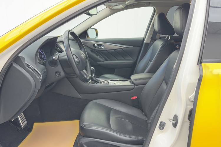 Used Infiniti Q50 2014 3.7L Comfort Edition Interior 3