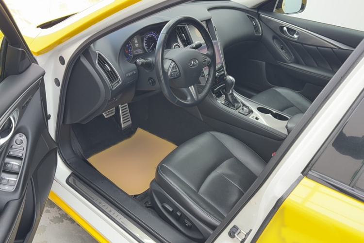 Used Infiniti Q50 2014 3.7L Comfort Edition Interior 4