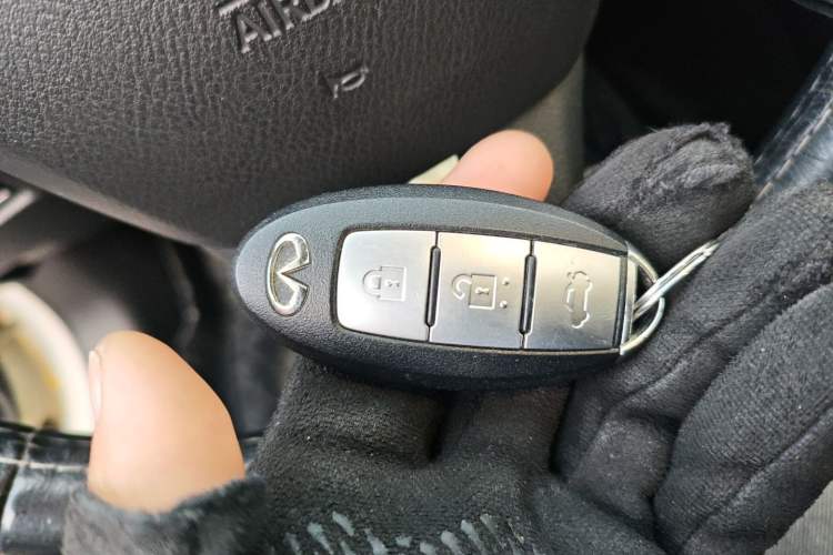 Used Infiniti Q50 2014 3.7L Comfort Edition Vehicle Key