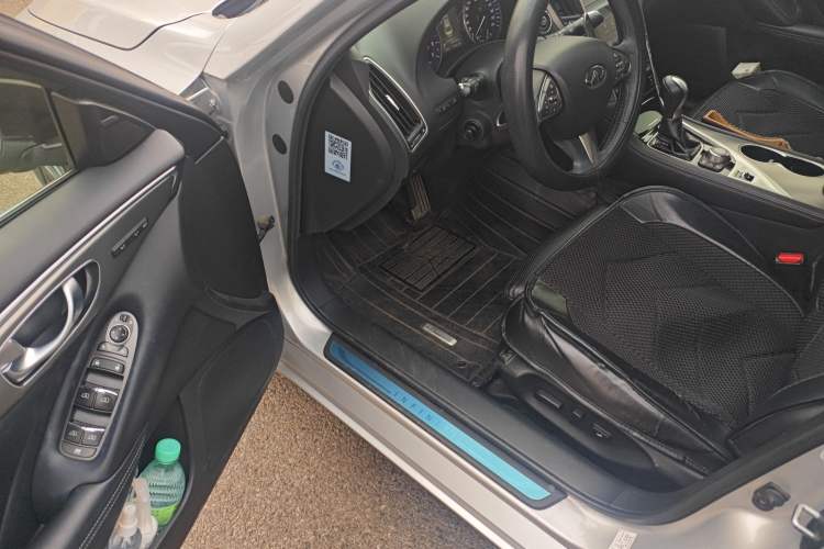 Used Infiniti Q50 2017 3.5L Hybrid Driver Seat