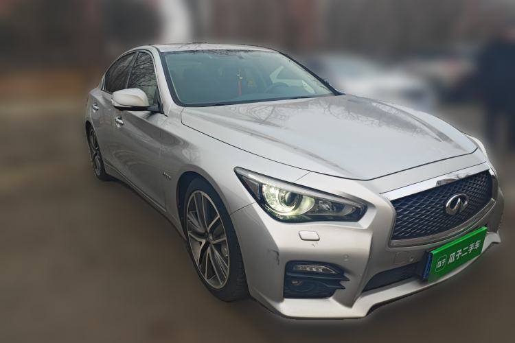Used Infiniti Q50 2017 3.5L Hybrid Front Right 45 Deg