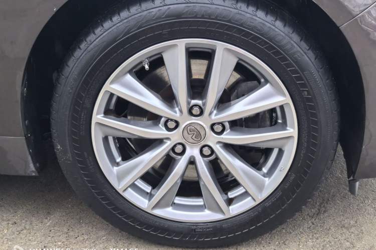 Used Infiniti Q50L 2015 2.0T Enjoyment Edition Exterior 1