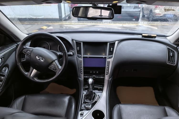 Used Infiniti Q50L 2015 2.0T Enjoyment Edition Interior 4