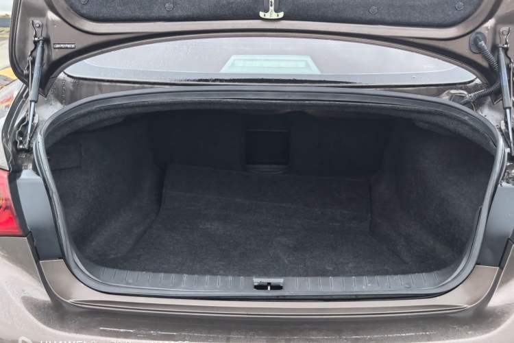 Used Infiniti Q50L 2015 2.0T Enjoyment Edition Trunk