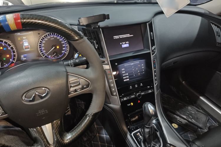 Used Infiniti Q50L 2016 2.0T Ambition Edition Center Console