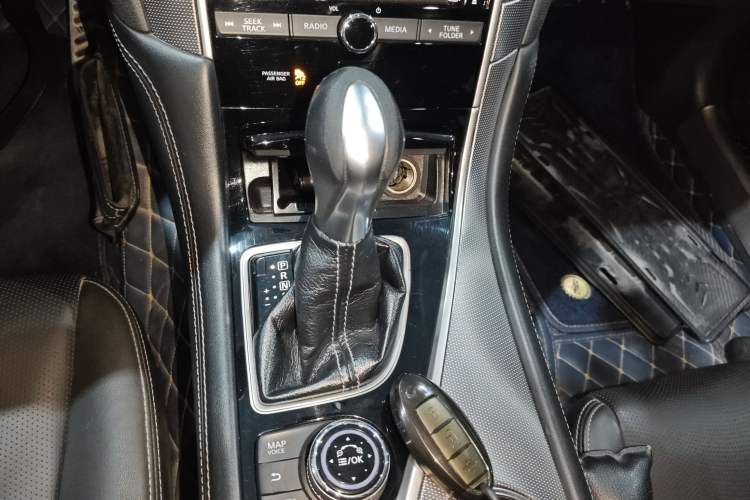 Used Infiniti Q50L 2016 2.0T Ambition Edition Gear Lever