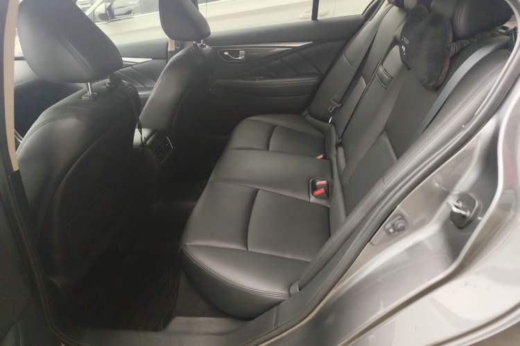 Used Infiniti Q50L 2018 2.0T Comfort Edition China VI Standard Interior 4