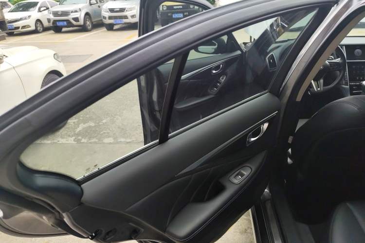 Used Infiniti Q50L 2018 2.0T Comfort Edition China VI Standard Interior 8