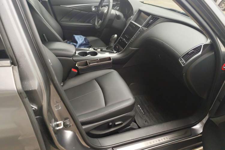 Used Infiniti Q50L 2018 2.0T Comfort Edition China VI Standard Right Front Seat