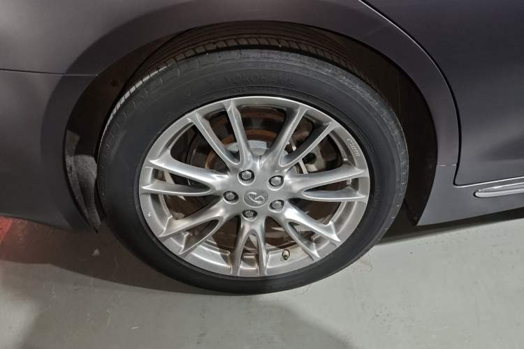 Used Infiniti Q50L 2016 2.0T Ambition Edition Right Rear Wheel Hub