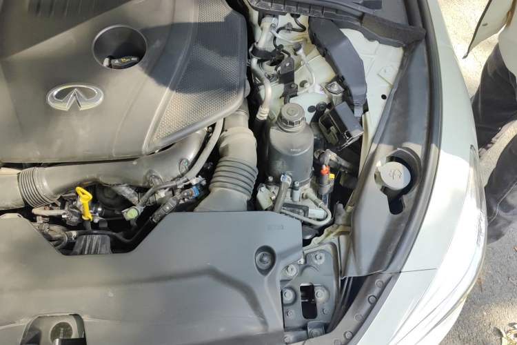 Used Infiniti Q50L 2022 2.0T Comfort Edition Engine Bay Left